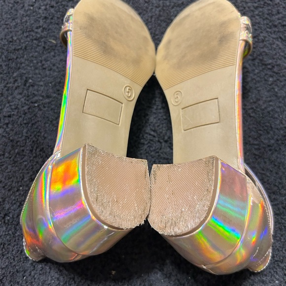 Girl’s gold open toe sandals - Picture 4 of 5